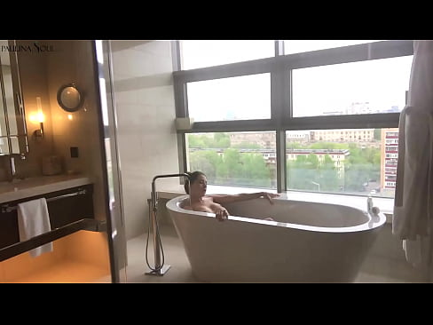 ❤️ Керемет сәби Жуынатын бөлмеде оның кискасын құмарта тартып жатыр ❤️ Порно видео бойынша бізде ️❤
